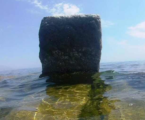 Foto - Haç işareti ve Kayı tamgası: Van Gölü'ndeki gizemli taşlar... 'Nuh Tufanı'nın burada olduğunu kanıtlıyor'