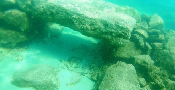 Foto - Haç işareti ve Kayı tamgası: Van Gölü'ndeki gizemli taşlar... 'Nuh Tufanı'nın burada olduğunu kanıtlıyor'