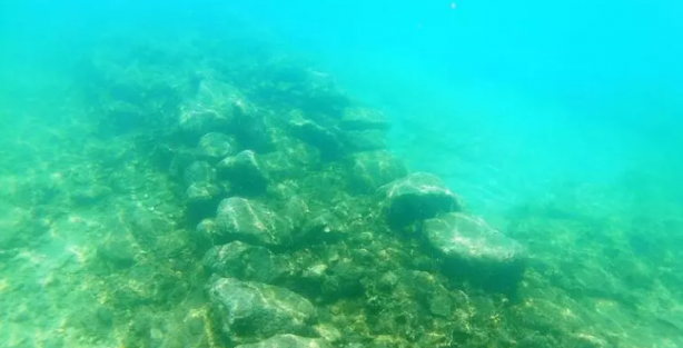 Foto - Haç işareti ve Kayı tamgası: Van Gölü'ndeki gizemli taşlar... 'Nuh Tufanı'nın burada olduğunu kanıtlıyor'