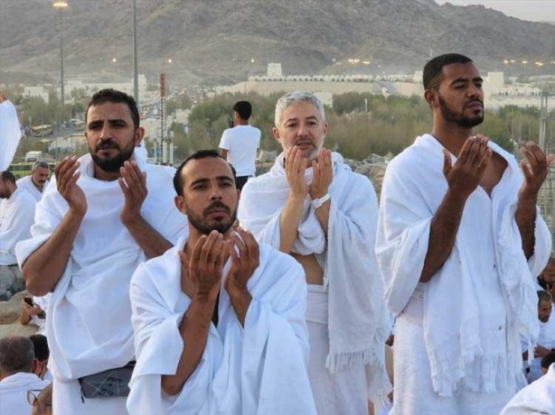 Foto - Hacı adayları Arafat'a çıktı! Eller semaya açıldı