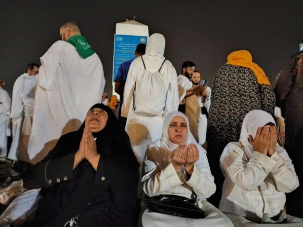 Foto - Hacı adayları Arafat'a çıktı! Eller semaya açıldı