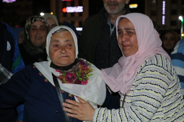 Foto - Hacı adayları sevinç gözyaşlarıyla kutsal topraklara uğurlandı