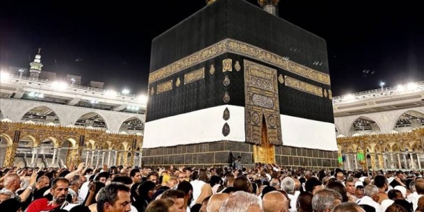 Foto - Hacı olmak için 54 yılda 99 milyon, bu yıl 2.4, Türkiye’den 88 bin kişi Suudi Arabistan’a gitti diyerek duyurdular
