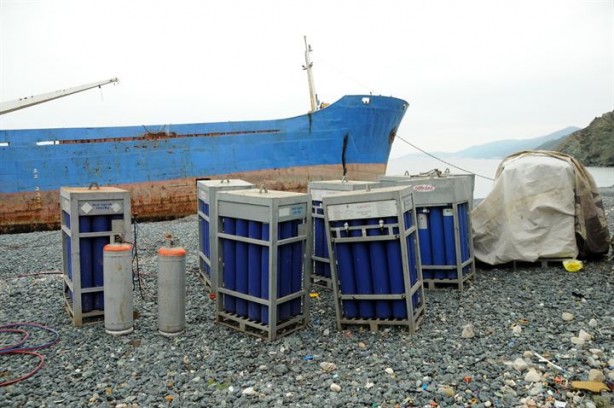 Foto - Hacizli gemileri parçalamaya çalışırken suçüstü yakalandılar