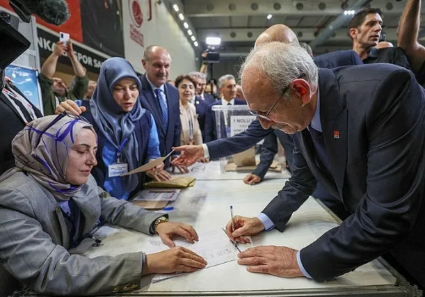 Foto - Hadi bi sor ben neden çekilmedim? Koltuğunu kaybettikten sonra ilk kez konuştu