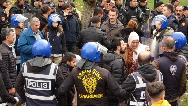 Foto - Hadsiz HDP'li vekilden Türk polisine 'Öcalan' tehdidi! Milletin mi PKK'nın mı vekilisin?