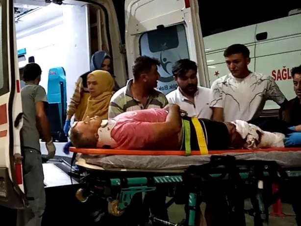 Foto - Hafif ticari araç ile motosiklet çarpıştı