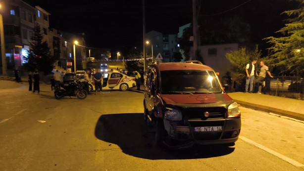 Foto - Hafif ticari araç ile motosiklet çarpıştı