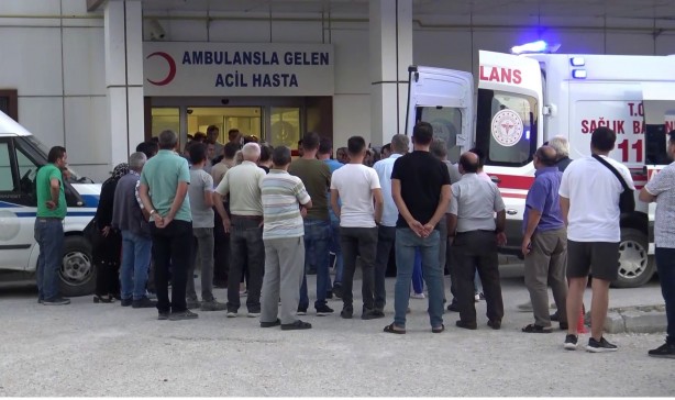 Hafif ticari arac uçuruma yuvarlandı