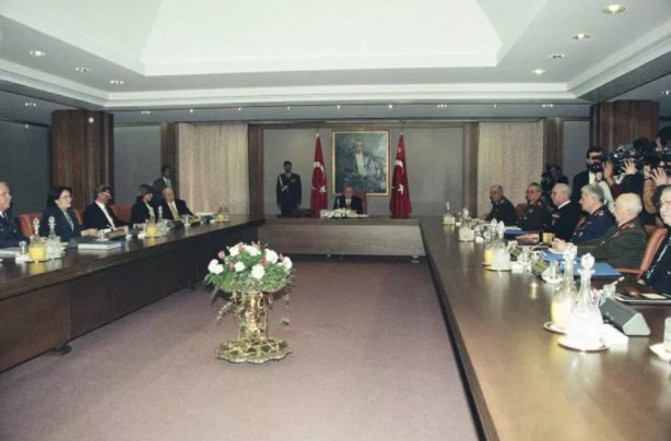 Foto - Hafızanızı diri tutun! İşte adım adım 28 Şubat darbesi