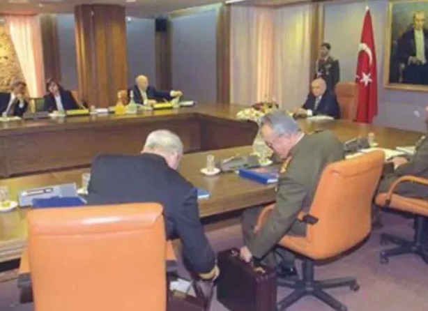 Foto - Hafızanızı diri tutun! İşte adım adım 28 Şubat darbesi