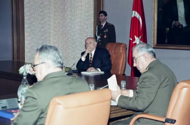 Foto - Hafızanızı diri tutun! İşte adım adım 28 Şubat darbesi