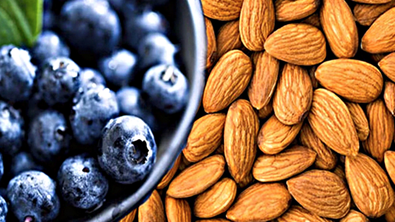 Hafızayı güçlendiren 3 gıda: Meyve, kuruyemiş ve çekirdekler Alzheimerdan koruyor!