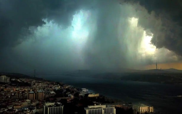 Hafta sonu planı olanlar dikkat! Meteoroloji’den sel, dolu, hortum uyarısı