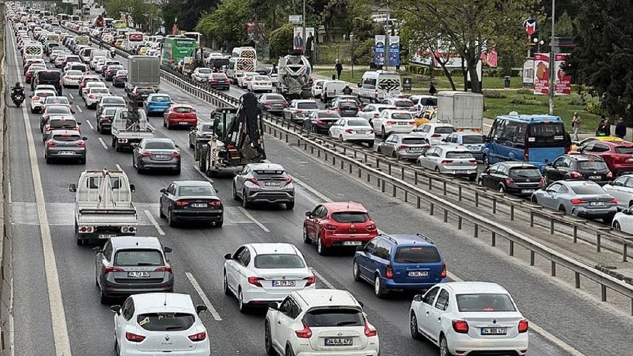 Foto - Haftanın ilk iş günü İstanbul felç! Trafik pes dedirtti! Sürücüler isyan etti