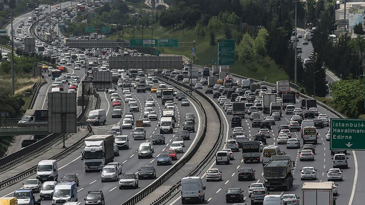 Foto - Haftanın ilk iş günü İstanbul felç! Trafik pes dedirtti! Sürücüler isyan etti