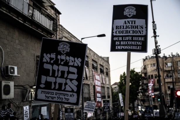 Foto - Haham Dov Lando çağrı yaptı ve İsrail karıştı: Ortodoks Yahudiler ile polis çatıştı 