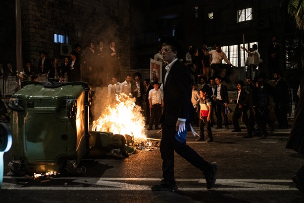 Foto - Haham Dov Lando çağrı yaptı ve İsrail karıştı: Ortodoks Yahudiler ile polis çatıştı 