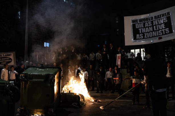 Foto - Haham Dov Lando çağrı yaptı ve İsrail karıştı: Ortodoks Yahudiler ile polis çatıştı 