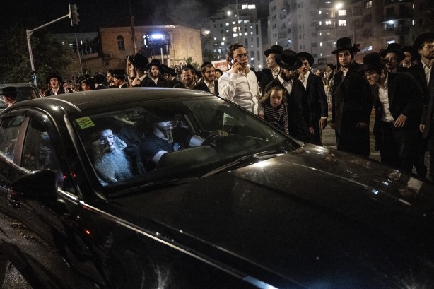 Foto - Haham Dov Lando çağrı yaptı ve İsrail karıştı: Ortodoks Yahudiler ile polis çatıştı 