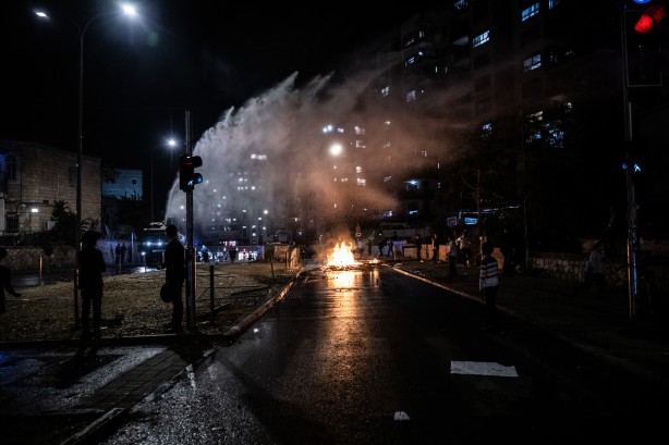 Foto - Haham Dov Lando çağrı yaptı ve İsrail karıştı: Ortodoks Yahudiler ile polis çatıştı 