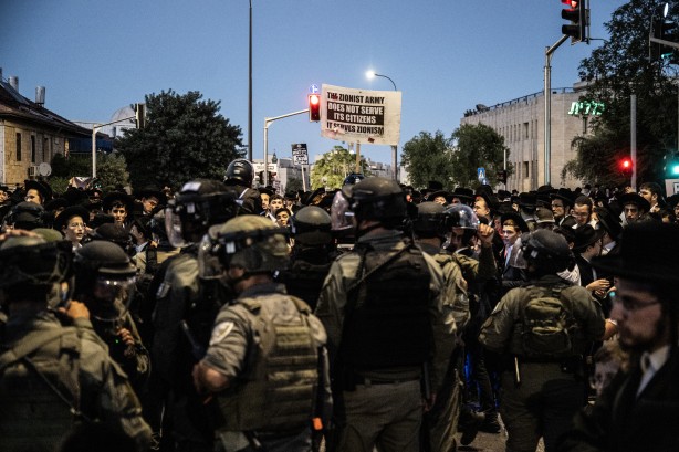Foto - Haham Dov Lando çağrı yaptı ve İsrail karıştı: Ortodoks Yahudiler ile polis çatıştı 