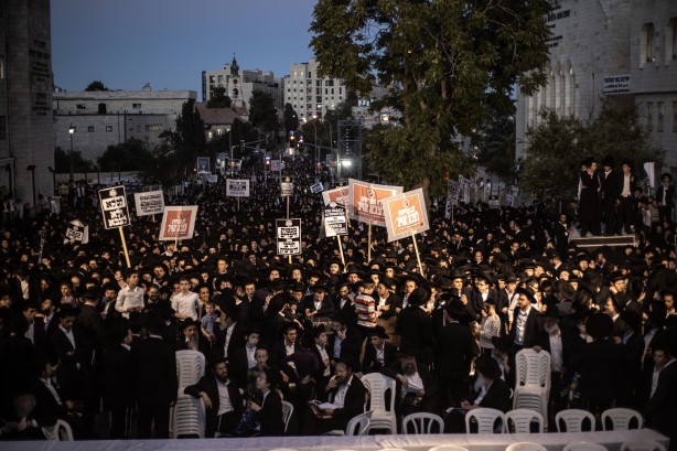 Foto - Haham Dov Lando çağrı yaptı ve İsrail karıştı: Ortodoks Yahudiler ile polis çatıştı 