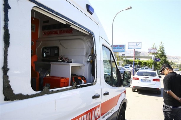 Foto - Hainler ambulansları hedef almışlar!