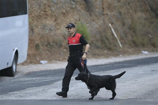 Foto - Hainler fırından silah zoruyla ekmek gasp etti