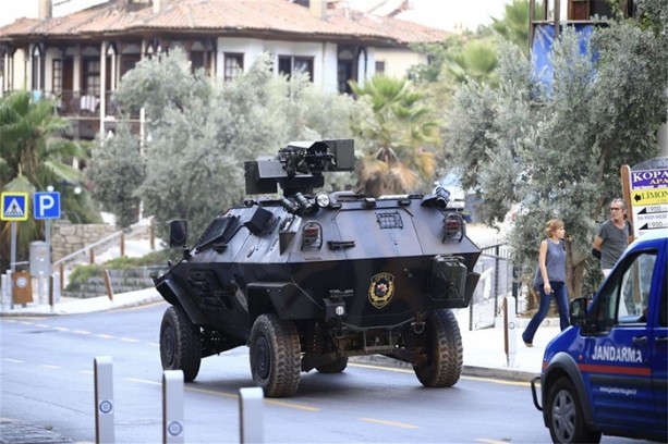 Foto - Hainler fırından silah zoruyla ekmek gasp etti