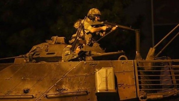 Foto - Hainler halka ateş etmeyen askeri vurmuşlar!