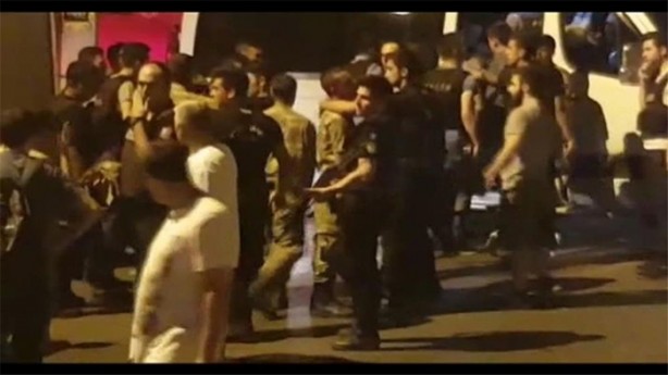 Foto - Hainler halka böyle ateş etmişler