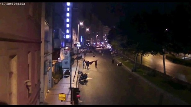 Foto - Hainler halka böyle ateş etmişler