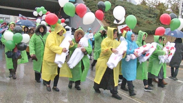 Foto - Hak-İş Filistinli kadınlar için ABD büyükelçiliğine yürüdü: Kahrolsun ABD, kahrolsun İsrail