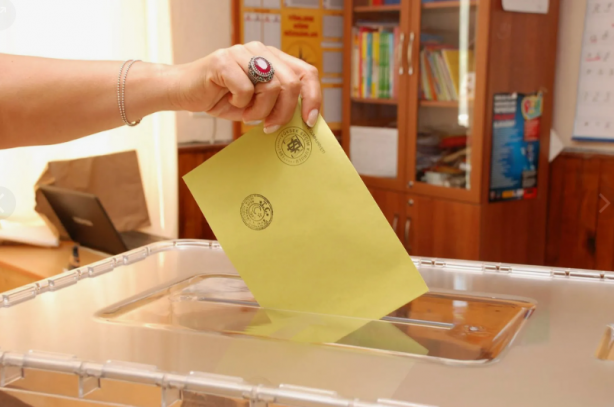 Foto - Hakan Bayrakçı seçime günler kala şaşırtan son anketi duyurdu: O ili yüzde 71 oy oranıyla kazanacak