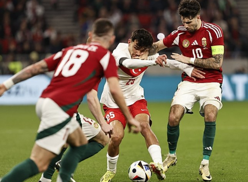 Hakan Çalhanoğlu devreye girdi ve gerçekten çok yazık! Türk yıldız adayını kapacaklar! Tarihi imza gelebilir!