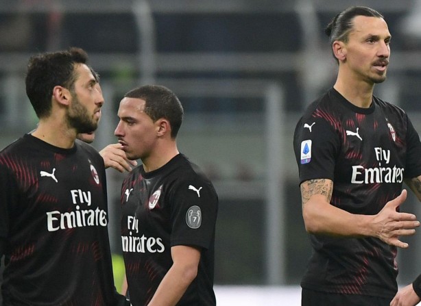 Foto - Hakan Çalhanoğlu, Zlatan Ibrahimovic'in tuttuğu takımı resmen açıkladı