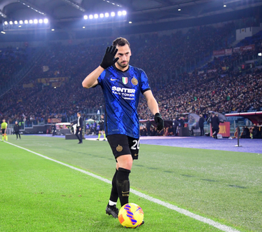 Foto - Hakan Çalhanoğlu'ndan iddialı sözler: Çok da mütevazisin Kaptan! İtalya'yı resmen sallıyor...