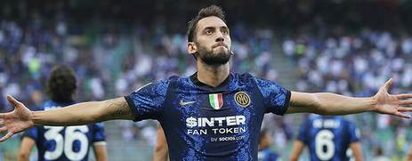 Foto - Hakan Çalhanoğlu'ndan iddialı sözler: Çok da mütevazisin Kaptan! İtalya'yı resmen sallıyor...