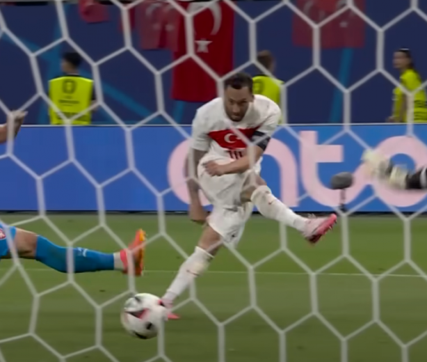 Foto - Hakan Çalhanoğlu'nun bu golü en iyi gol kategorisinde aday gösterildi