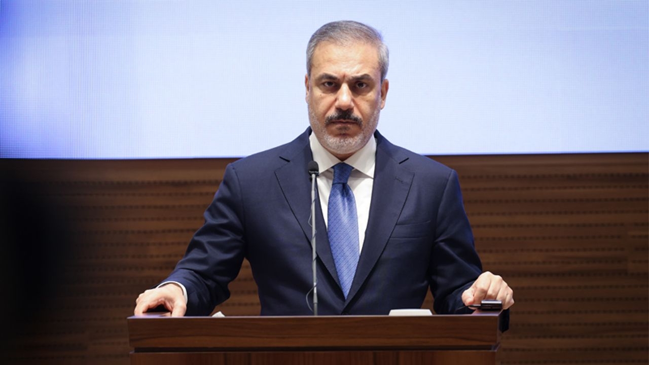 Foto - Hakan Fidan masaya yumruğunu vurdu! O ülkeye terör avı için askerî çıkarma