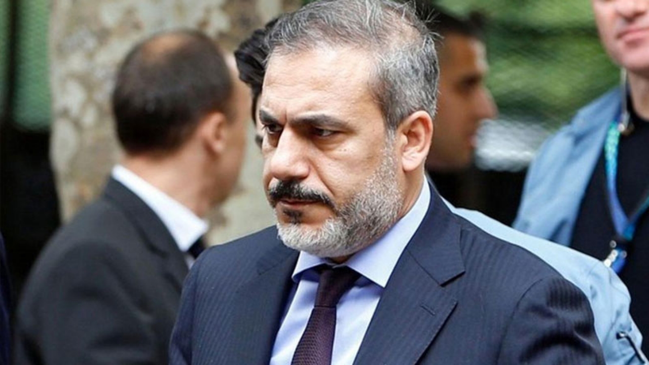 Foto - Hakan Fidan masaya yumruğunu vurdu! O ülkeye terör avı için askerî çıkarma