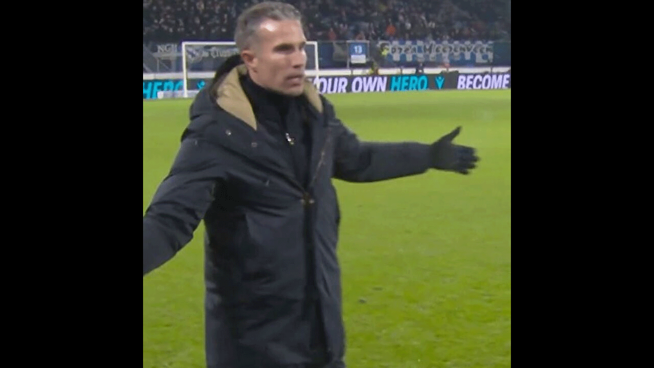 Foto - Hakem bile fark edemedi: Sahada şaşkına çeviren görüntü!