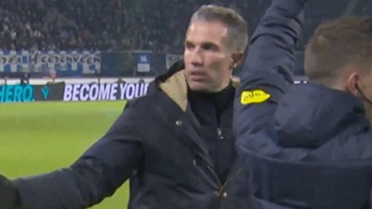 Foto - Hakem bile fark edemedi: Sahada şaşkına çeviren görüntü!