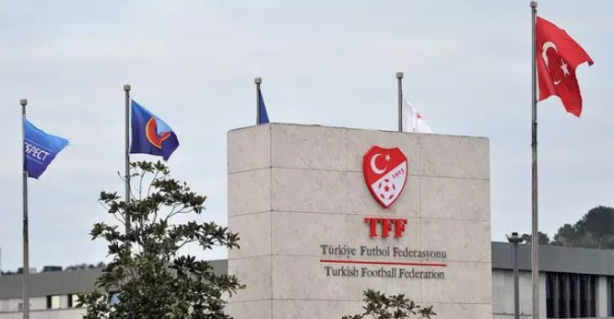 Foto - Hakem konusunun cılkı artık tamamen çıktı! Futbolumuzu tutuşturan iddia! Türk futbolunda deprem…