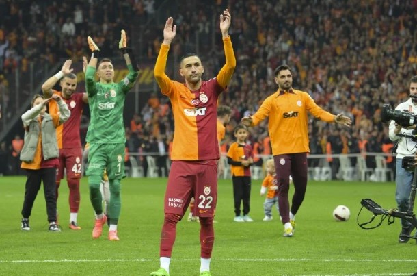 Foto - Hakim Ziyech'ten Fenerbahçe'ye olay gönderme: Biz daha büyük takımız