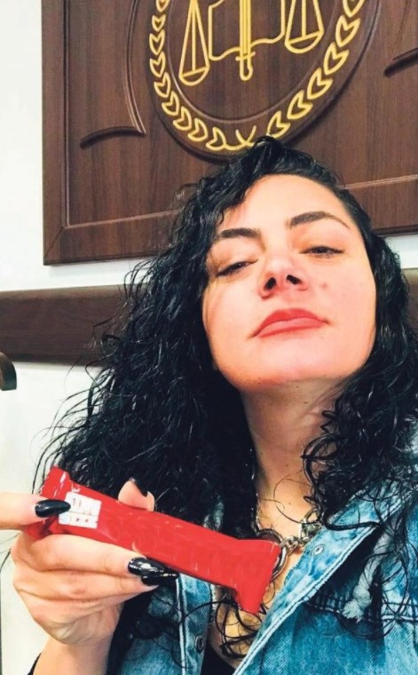 'Hakimim' deyip savcıyla evlenmişti! Duruşmaya çıkıp yargılama yapmış