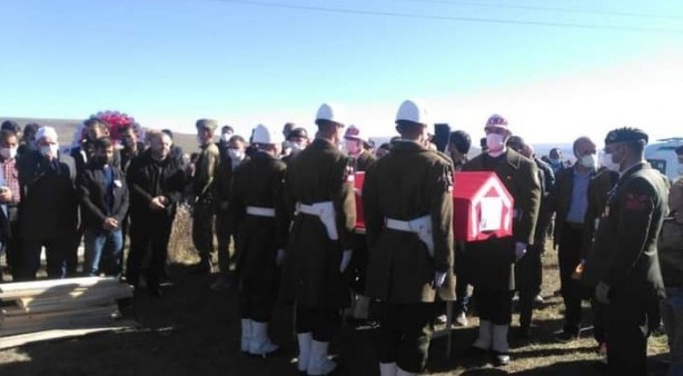 Foto - Hakkari şehidi Enes Yıldız Ardahan’da son yolculuğuna uğurlandı