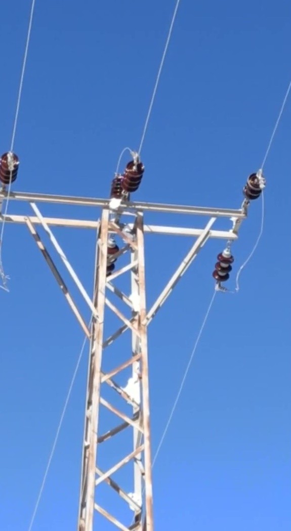 Foto - Hakkari'de hayrete düşüren görüntü! Vatandaşlar cep telefonuna sarıldı
