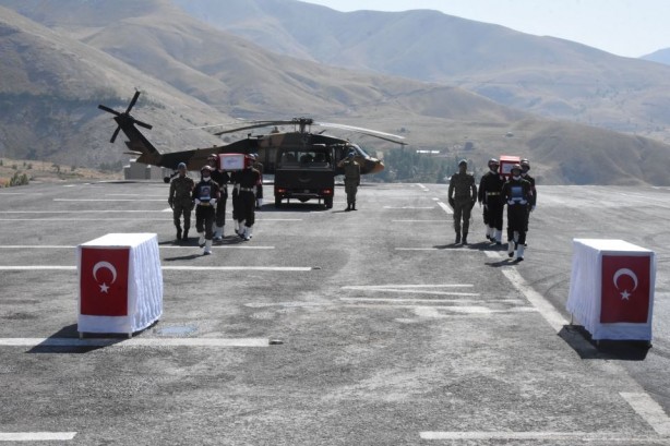 Foto - Hakkari'de şehit anne ile bebeği için tören düzenlendi